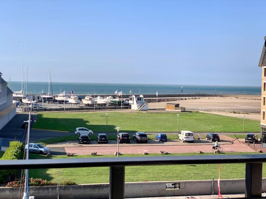 Bel appartement vue mer avec parking gratuit - B&B Deauville