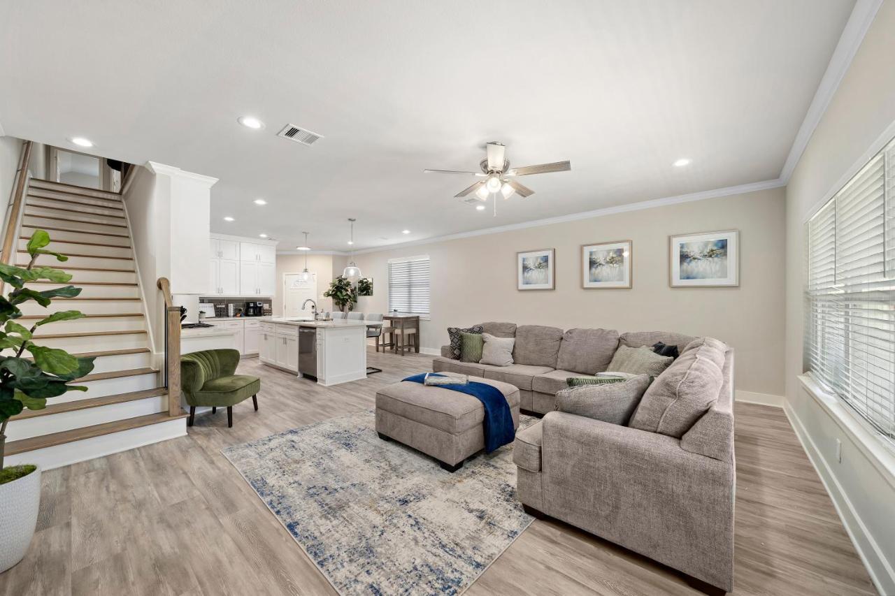 Brand new home great for family! - B&B Houston