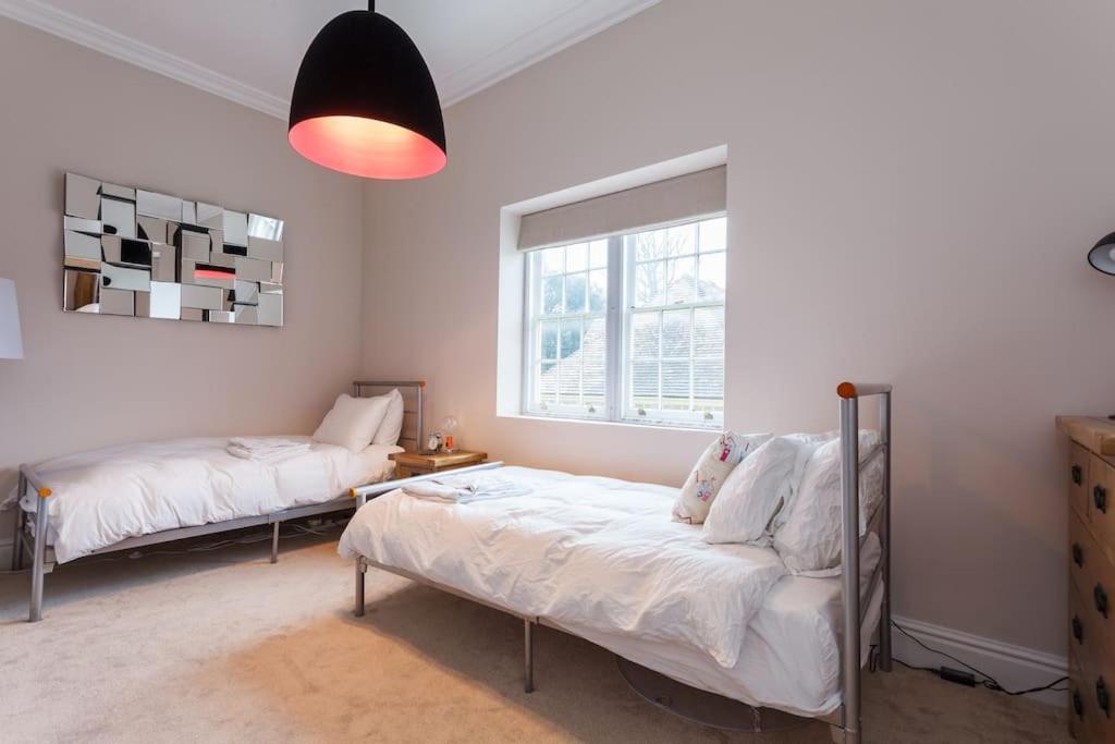New Forest Luxury Manor House, New Forest and River Stour - Bed and Breakfast Hurn