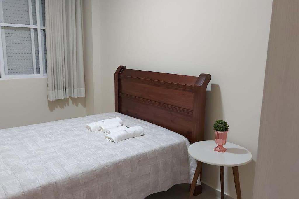 Apartamento encantador- 40 metros da praia e duas quadras do shopping - B&B Santos