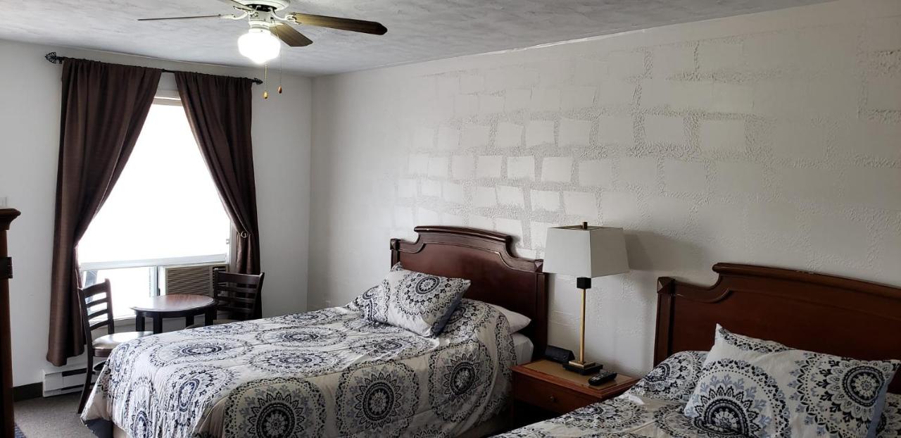 Double Room with Two Double Beds - Pet Friendly