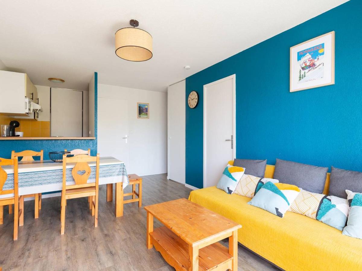Charmant Appartement 6 Pers, Pieds des Pistes avec Navette, Parking Gratuit - FR-1-695-35 - Bed and Breakfast