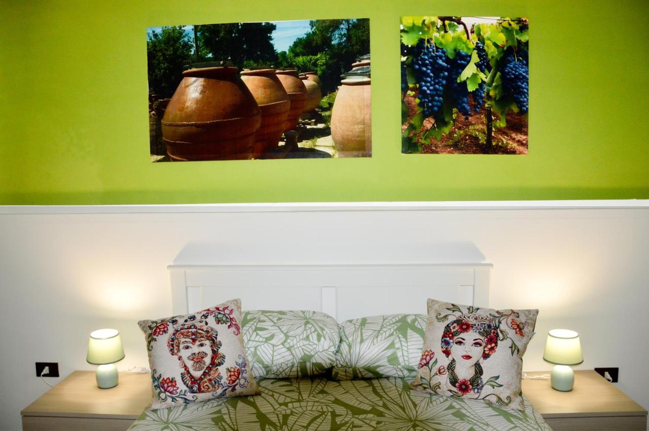 Basic Triple Room with Shared Bathroom