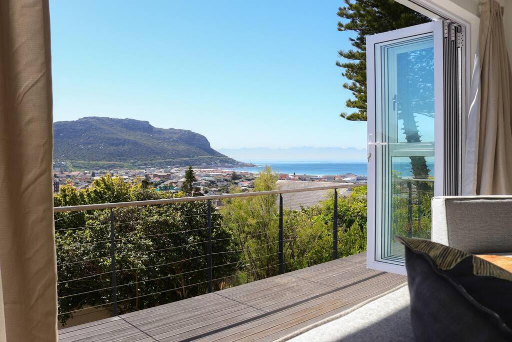 B&B Cape Town - A Fish hoek beaut - Bed and Breakfast Cape Town