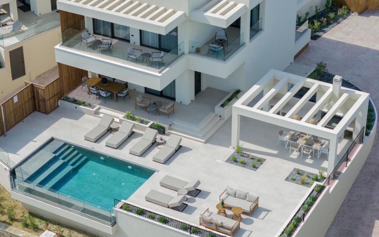 Eran Luxury Villa with Private Pool & Sea Views, by ZanteWize - B&B