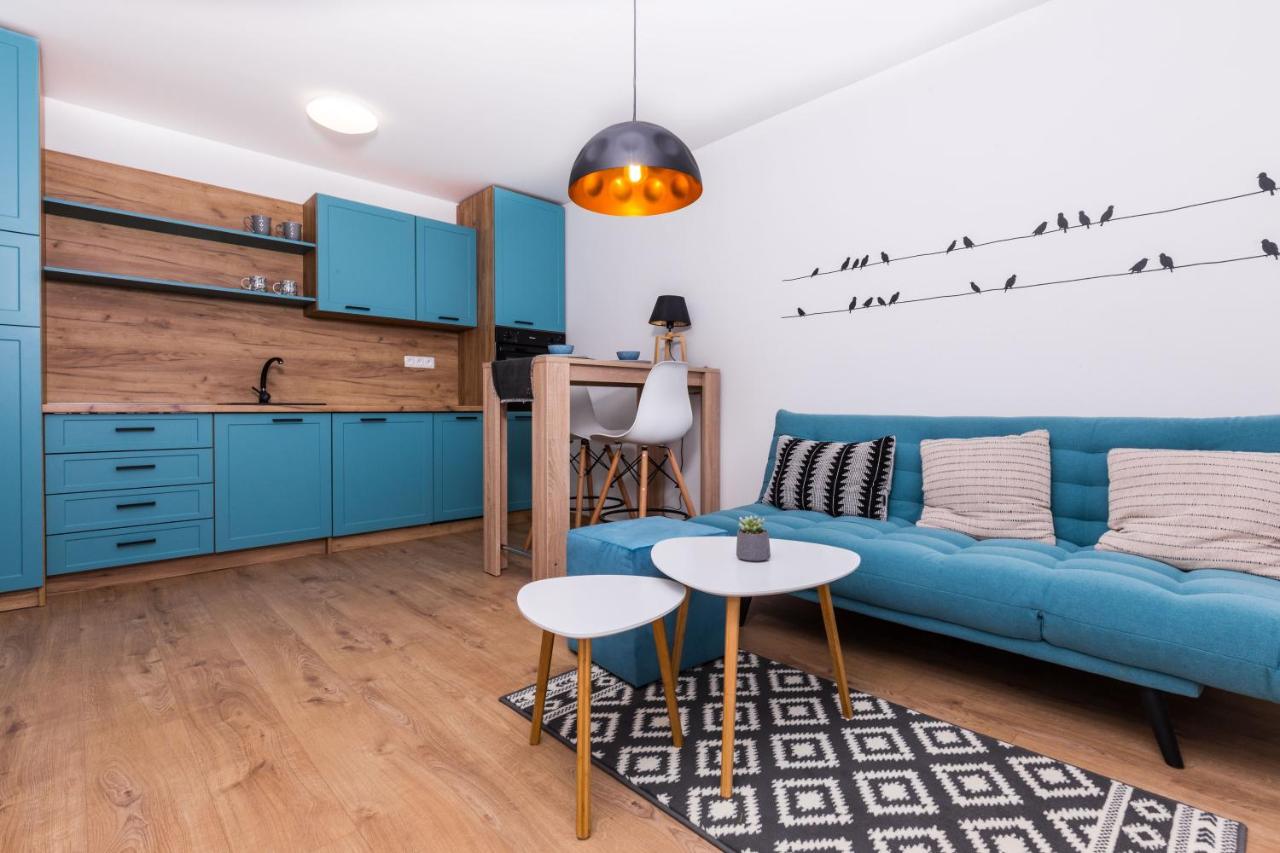 Netflix & WiFi FREE Dvojizbový byt blízko centra - 24h self check-in - B&B