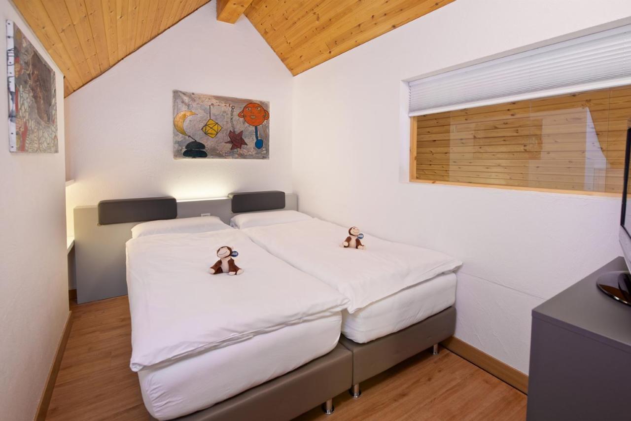 Two-Bedroom Apartment and Balcony