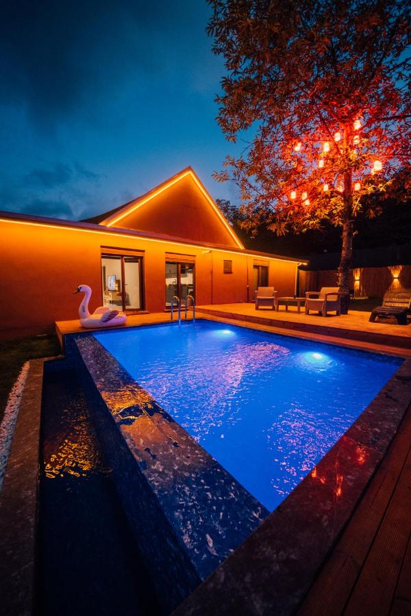 Ginza Villa Sapanca - Bed and Breakfast Sapanca