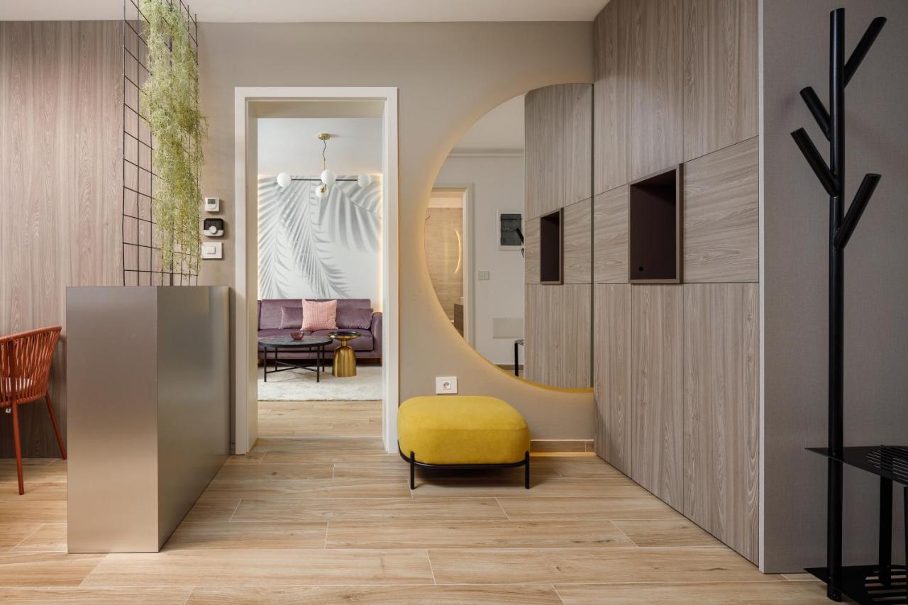 Ada Homes Coresi 707 - B&B