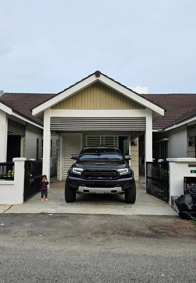 Homestay By MSH - B&B