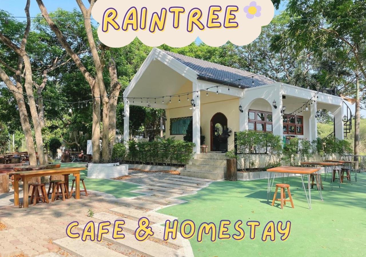 Rain Tree Cafe & Homestay - B&B