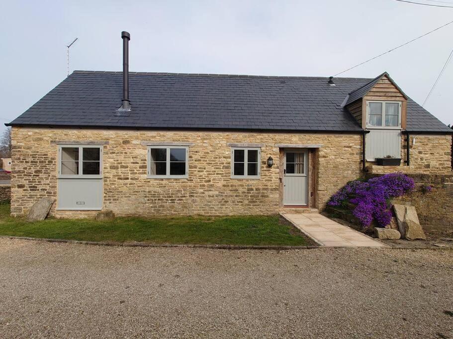 The Carthorse Barn, North End Farm, Ashton Keynes, - B&B South Cerney