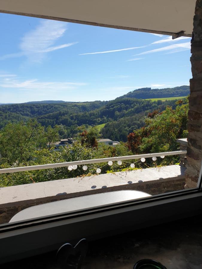 B&B Manderscheid - Manderscheid Ferienwohnung mit Weitblick - Bed and Breakfast Manderscheid