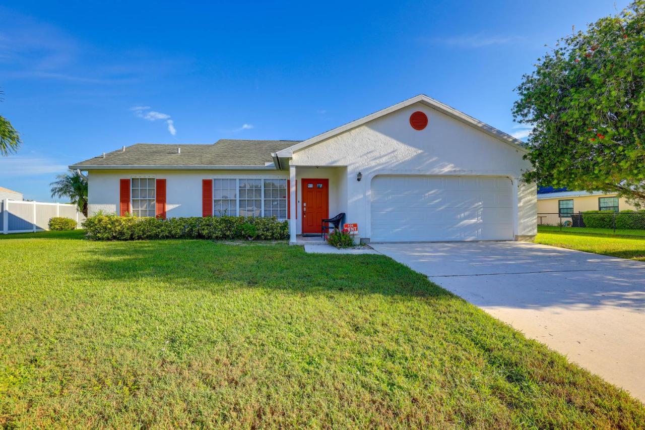 Charming St Lucie River Retreat with Pool and Dock! - B&B River Park