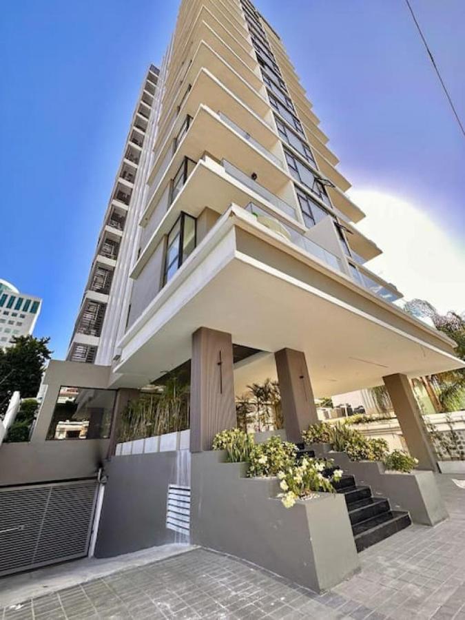 Stunning City Center Condo - B&B Los Prados