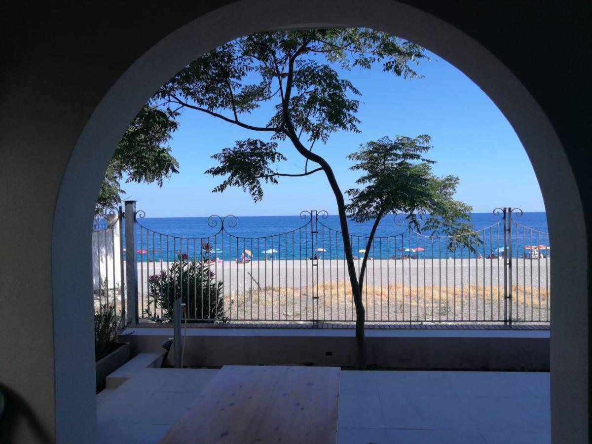 Villa sul mare Dambra Apartment - B&B Mascali