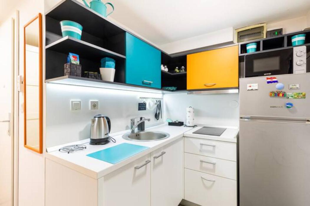 New Studio Apartment Emmy with free street parking - Chambres d'hôtes Zagreb