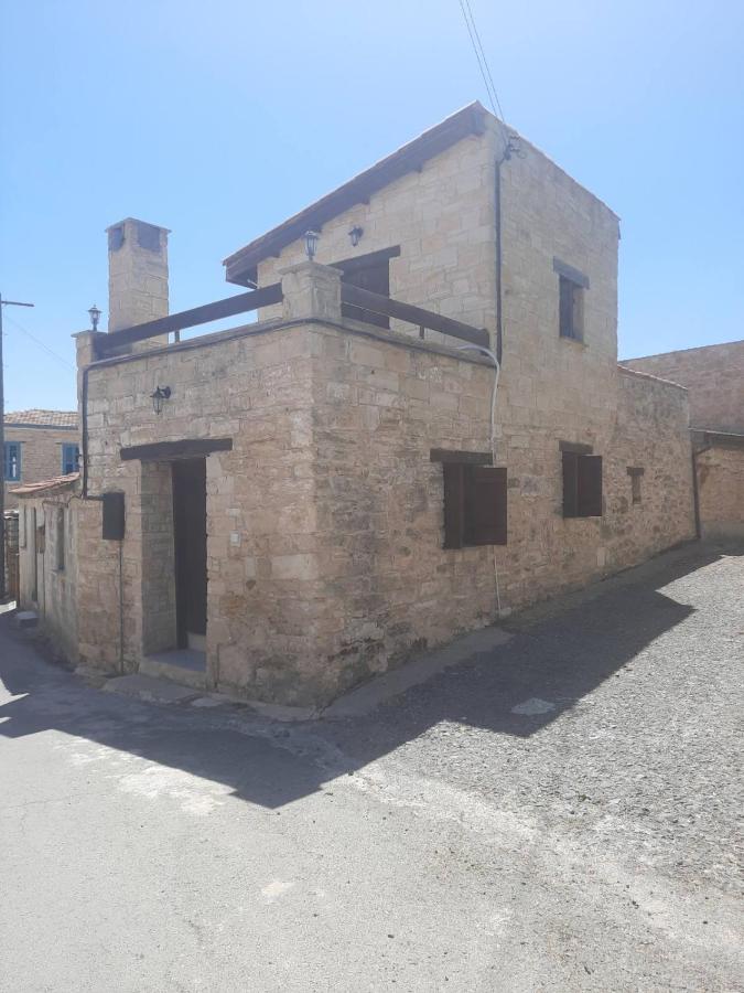 Symela's Nest - B&B Anógyra