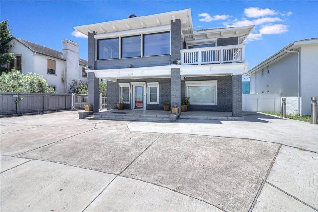 Emerald Bay Walk Casa de Joy downstairs unit-Effective Jan 1st pool access - B&B