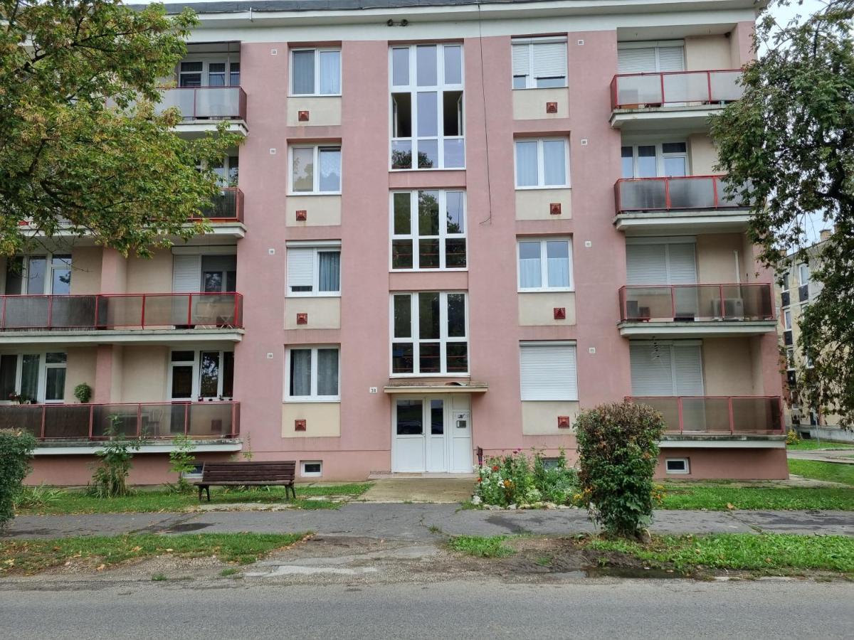 Barcika Apartman - B&B