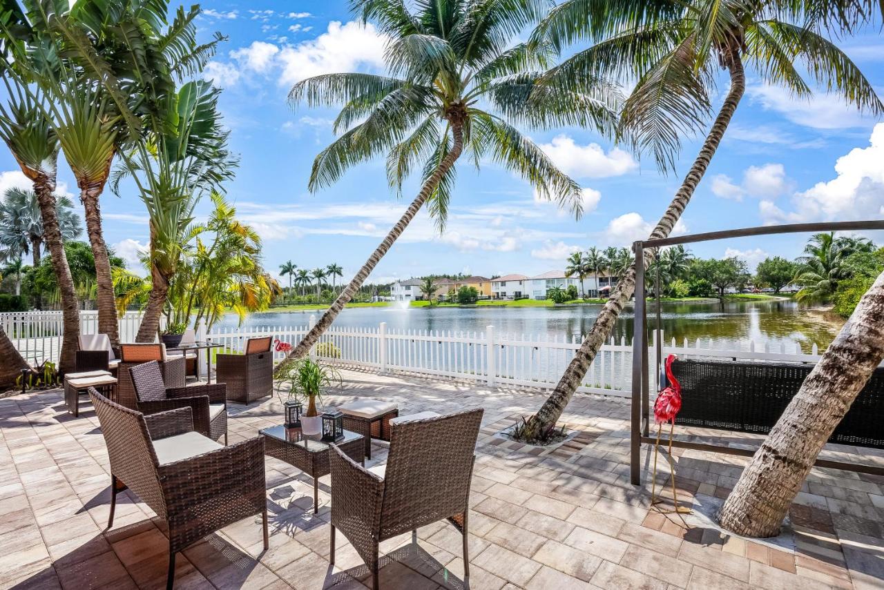 B&B Tamiami - Miami Villa Lake View Retreat - Bed and Breakfast Tamiami