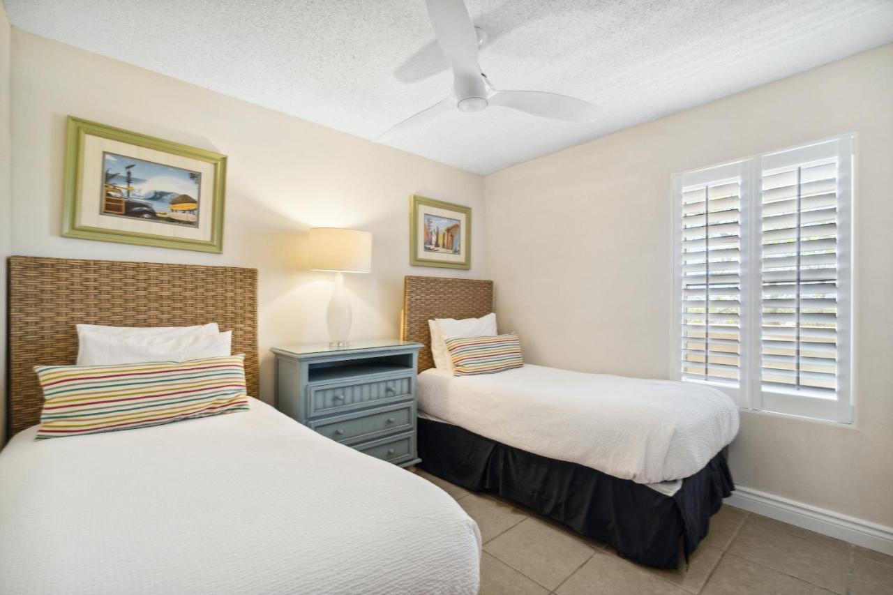 Two-Bedroom Apartment 315 with Sea View