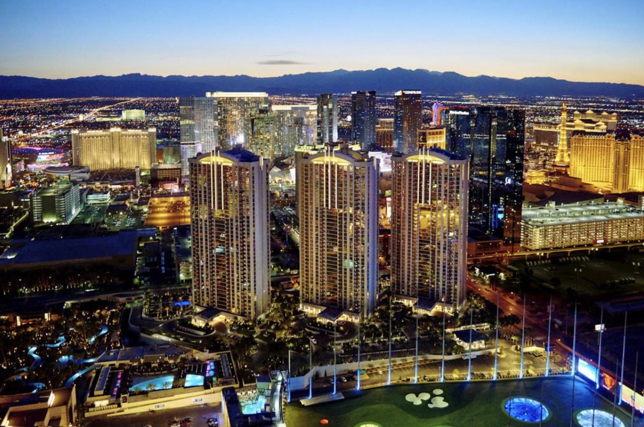 NO RESORT FEES-MGM Stripview-Jacuzzi-Formula 1 TRACK VIEW - B&B Las Vegas