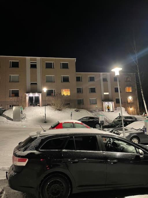 Tilava kaksio, saunalla ja sähköauton latauksella. - B&B