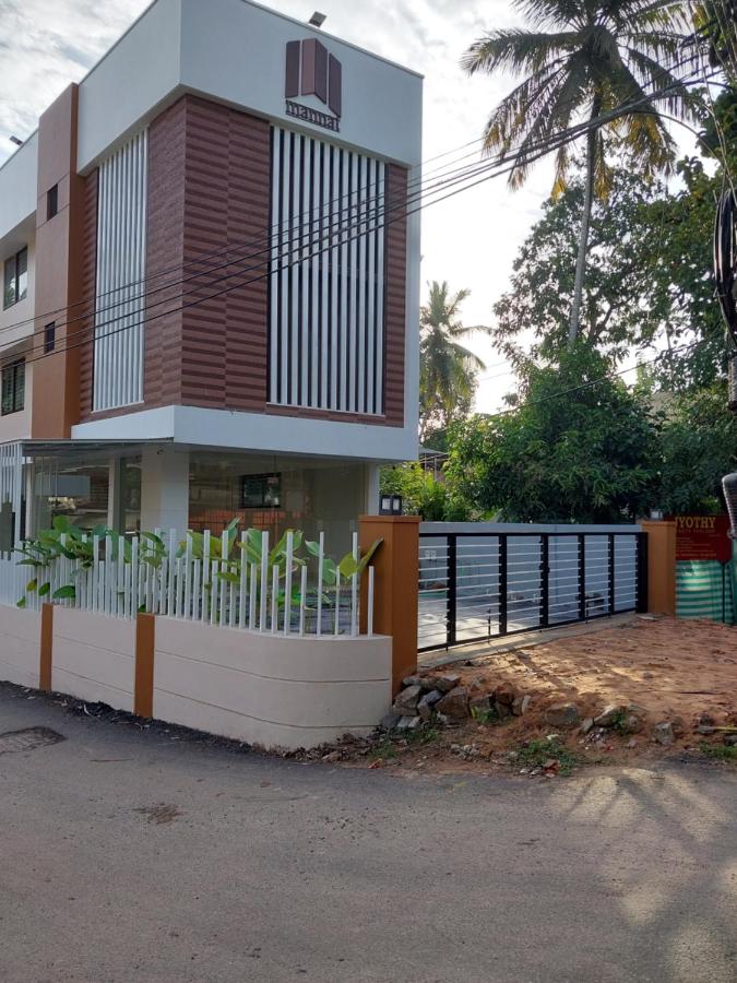 Hotel Mannat Residence - B&B Thiruvananthapuram