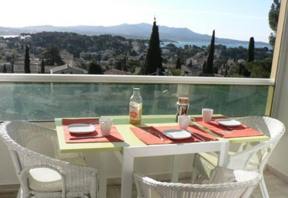 Hauts de Portissol 50 m2 terrasse 12 m2 Vue mer - B&B Sanary-sur-Mer
