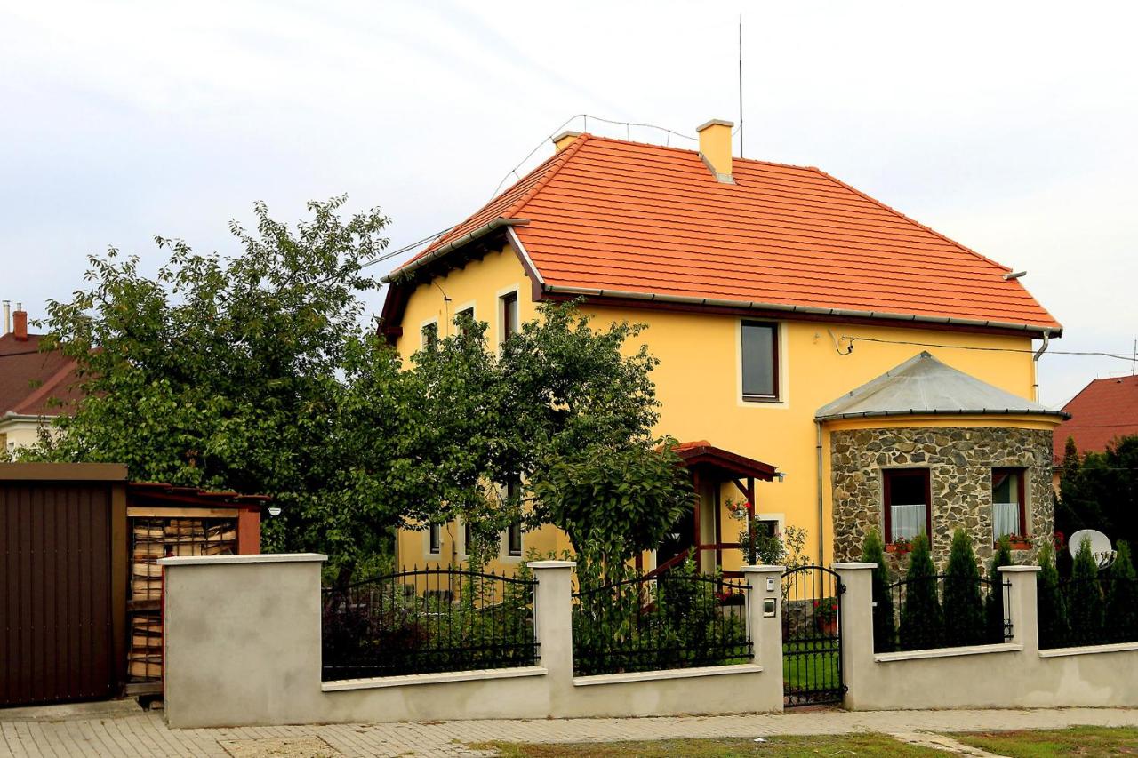 B&B Eger - Nemes Apartman - Bed and Breakfast Eger