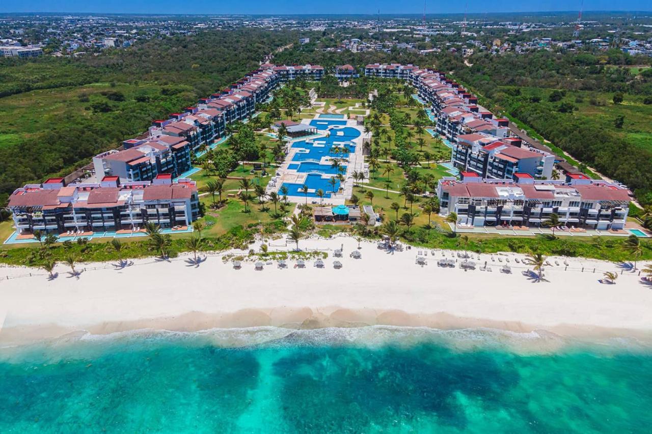 Luxury Beachfront Resort at MAREAZUL - B&B Playa del Carmen