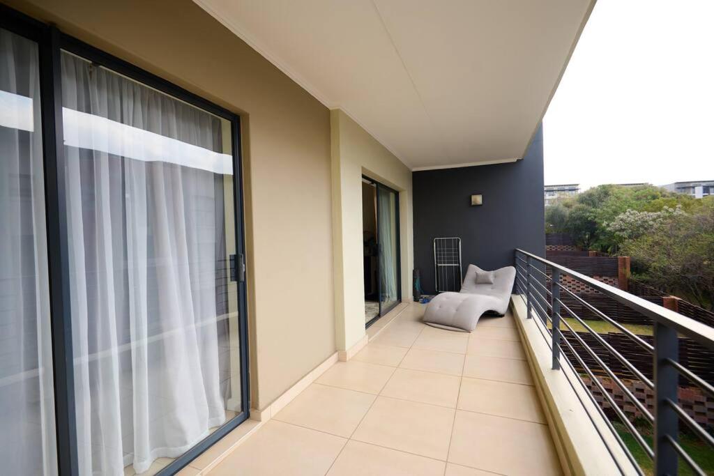 A Charm in Dainfern near Montecasino Sandton - B&B