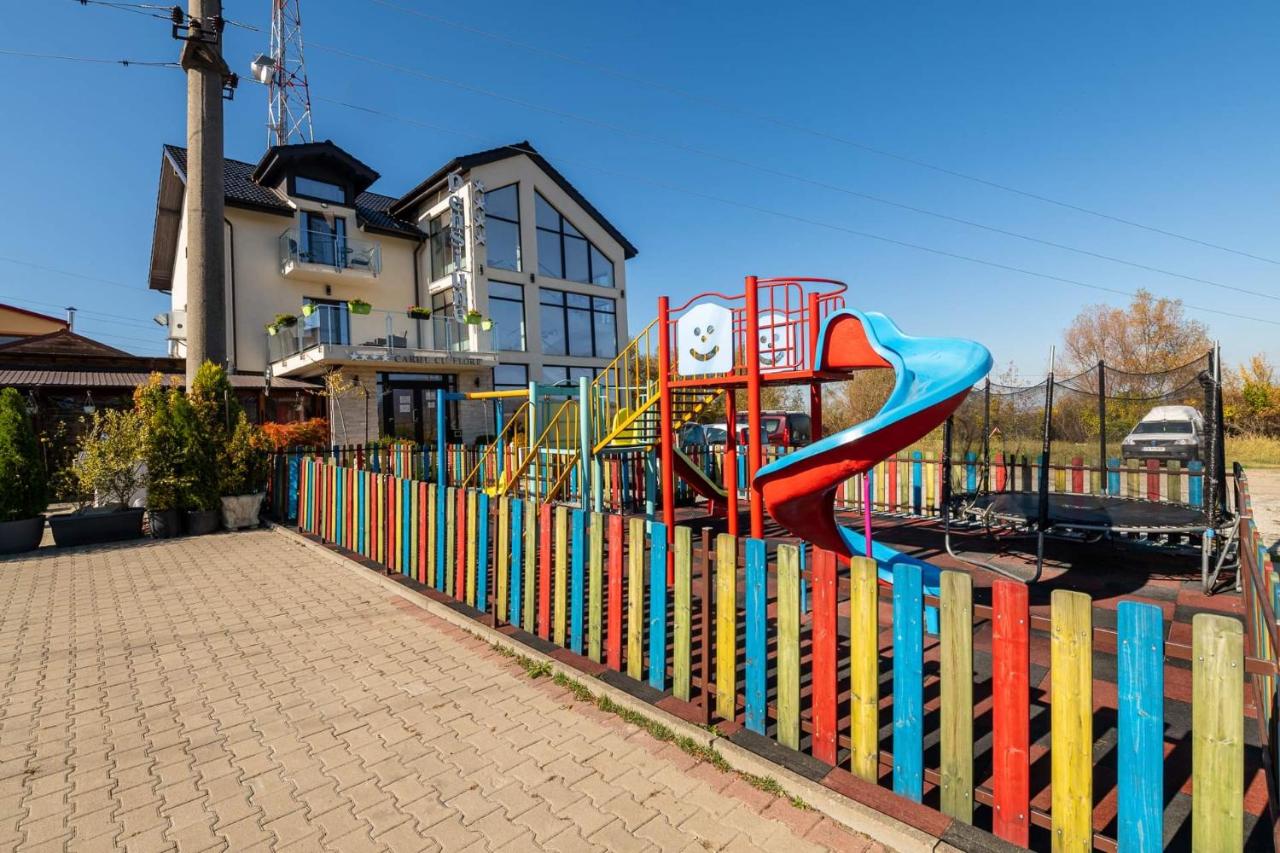 Pensiunea Carul cu flori - B&B