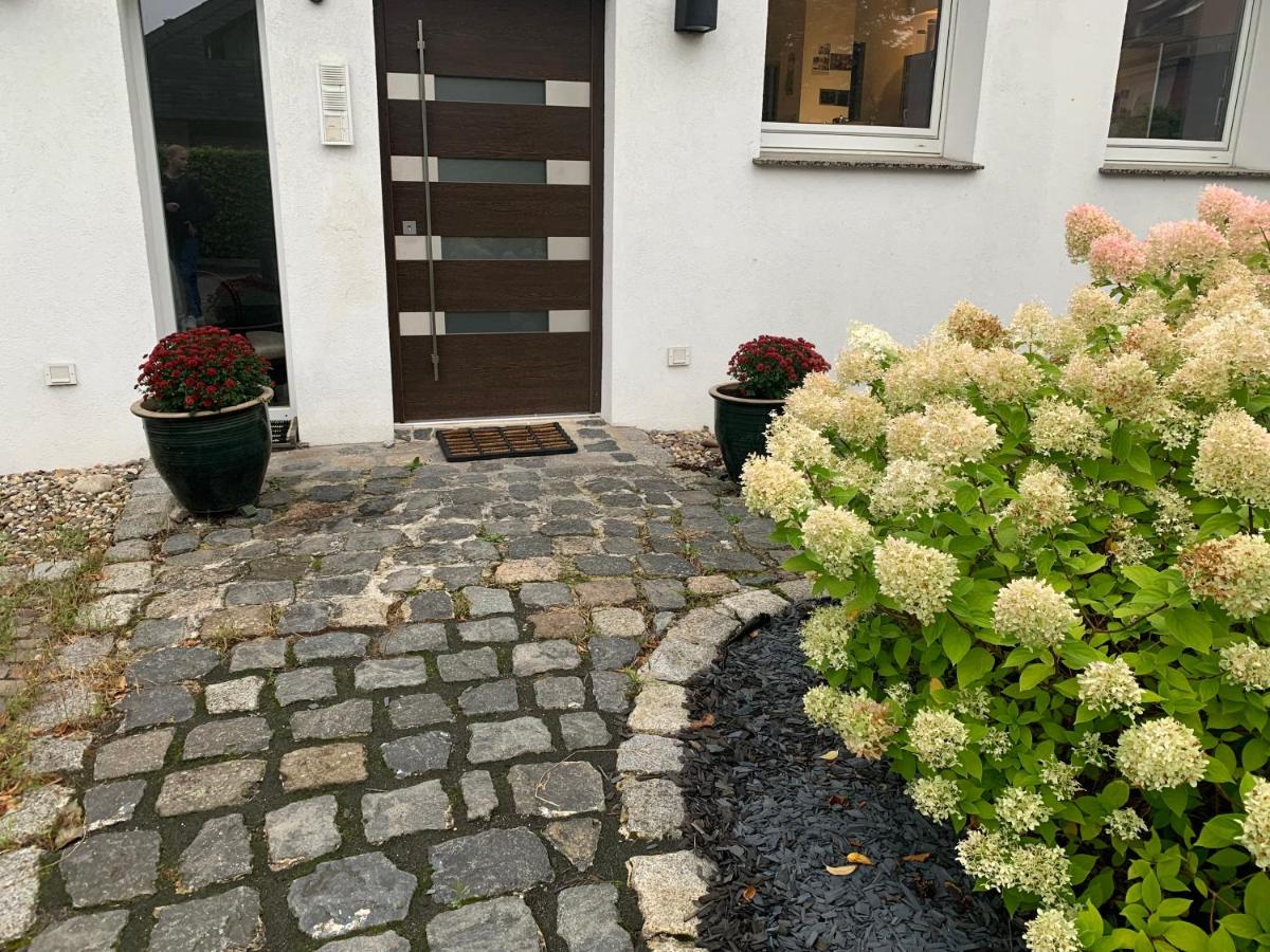 4 bedrooms, 2 bathrooms, kitchen, terrace - 10 min to fairground - B&B