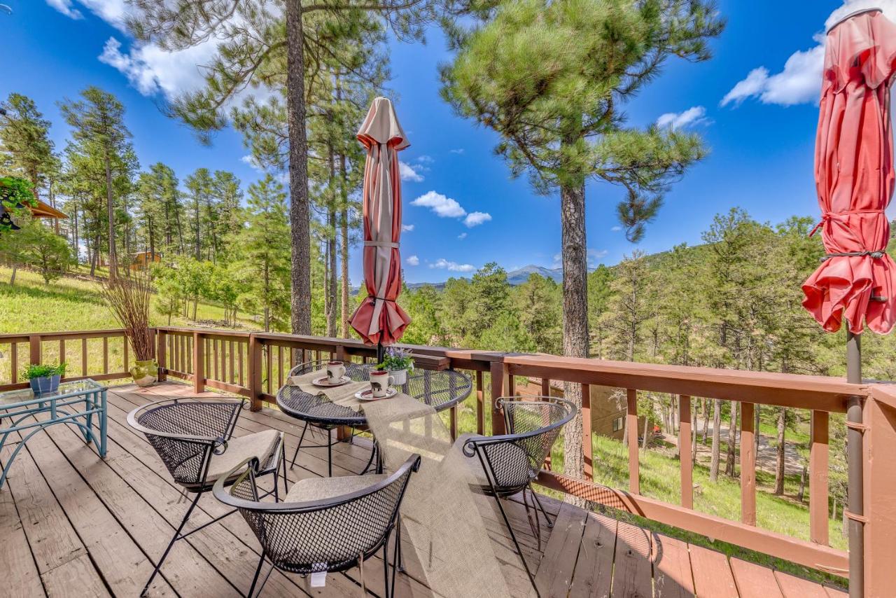Ruidoso Cabin with Deck and Views 4 Mi to Winter Park - B&B