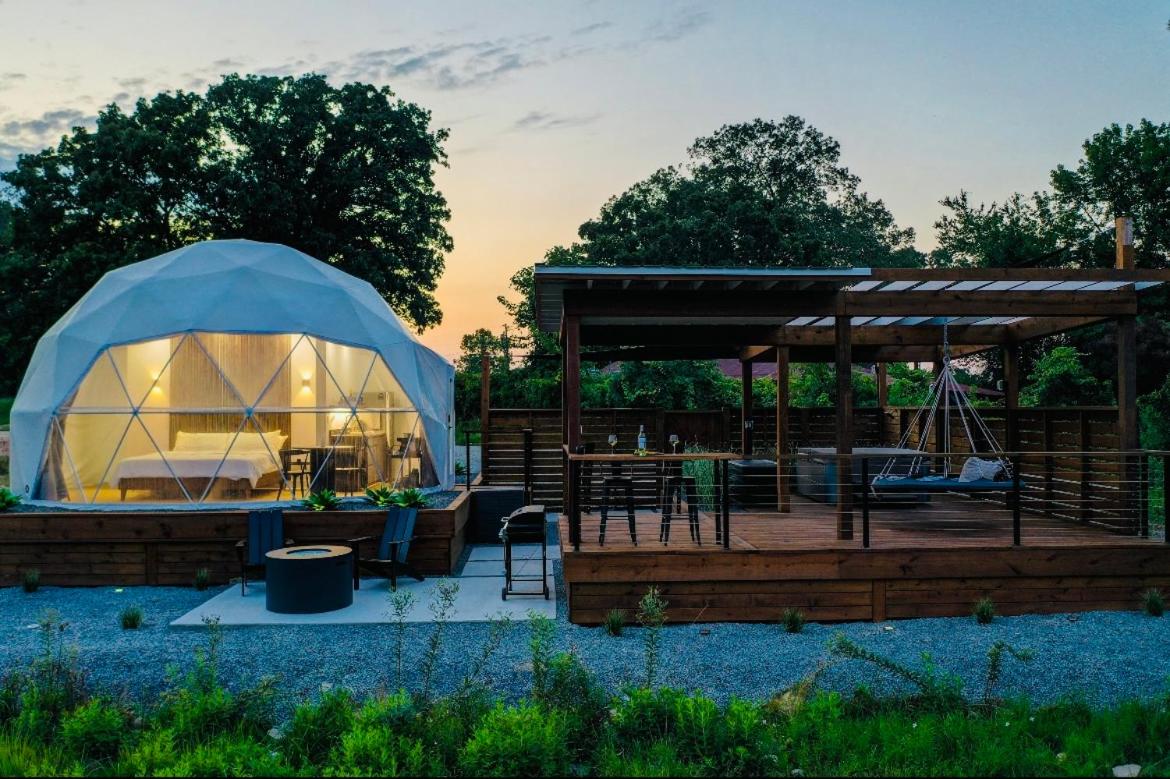 B&B Pearcy - Luxury Glamping Dome “Luna” in countryside with HotTub near Hot Springs AR - Bed and Breakfast Pearcy