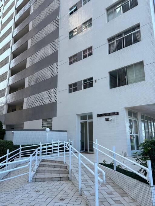 Beautiful condo by the shore - B&B