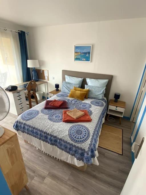 Logement cosy, situé entre ciel et mer - B&B