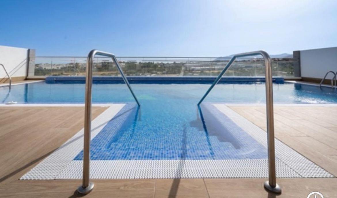 Beautiful Rooftop Pool 3Bed - Bed and Breakfast Marbella