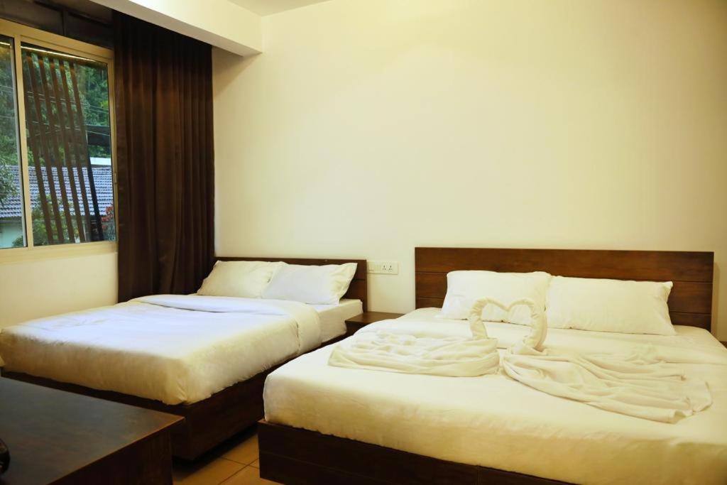 Deluxe Double or Twin Room