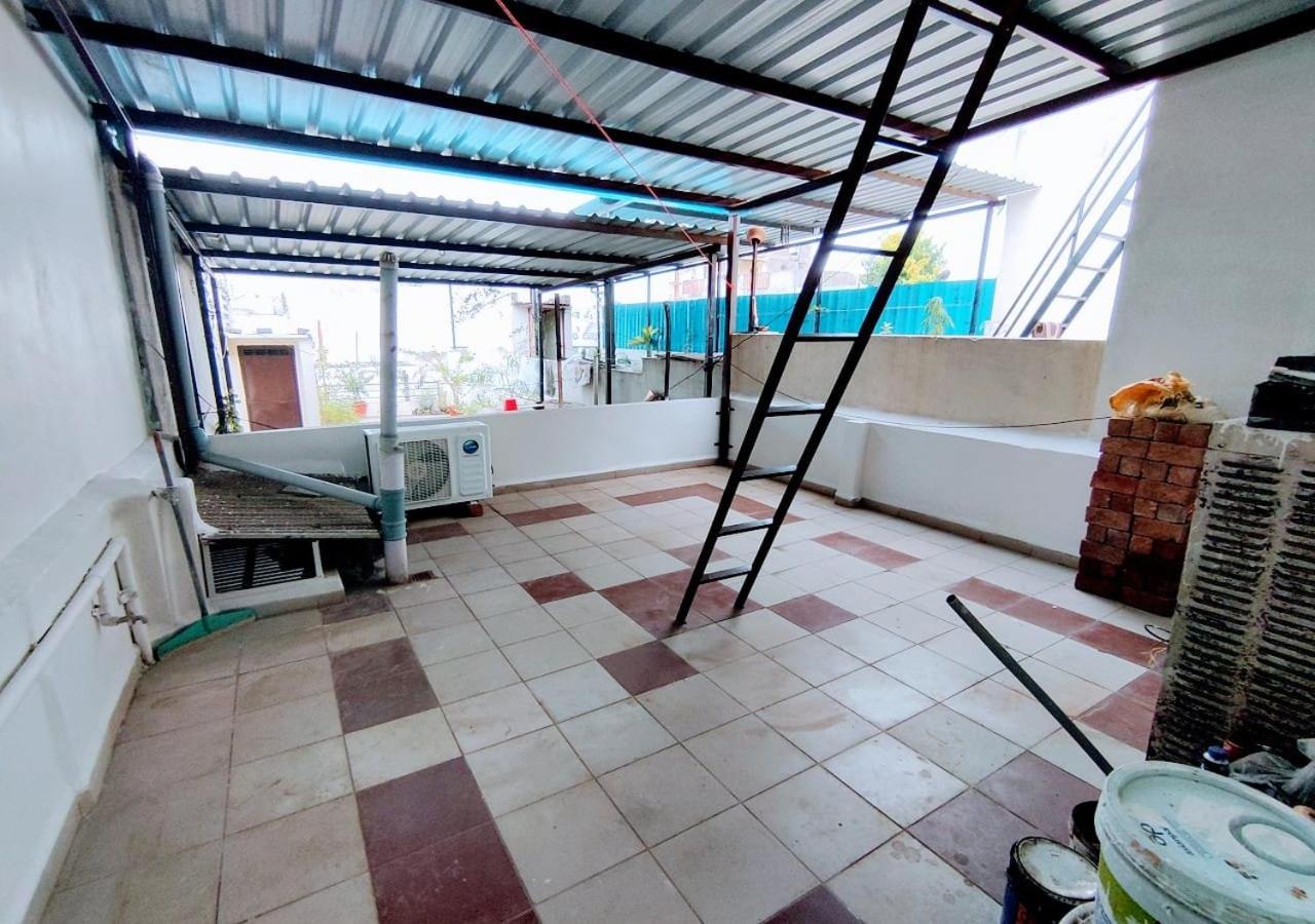 Staeg Villa in the Center of the City 2BHK - Bed and Breakfast Indore
