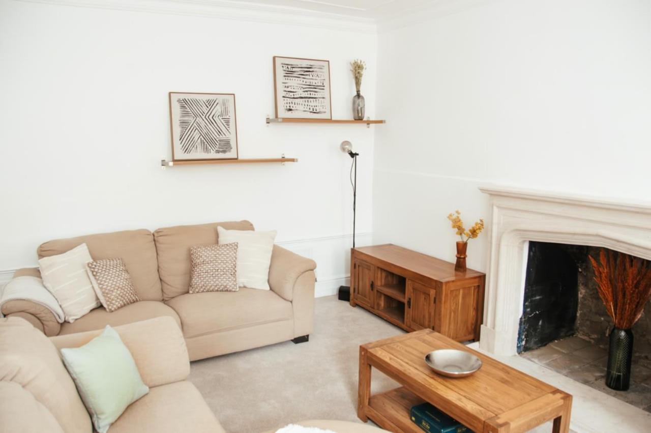 Garden flat in period property Centrally located - B&B Bath