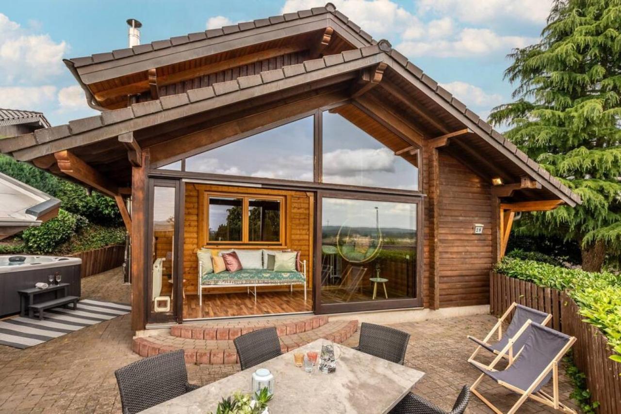 B&B Gönnersdorf - Panoramic Chalet Hot Tub, BBQ, view, terrace - Bed and Breakfast Gönnersdorf