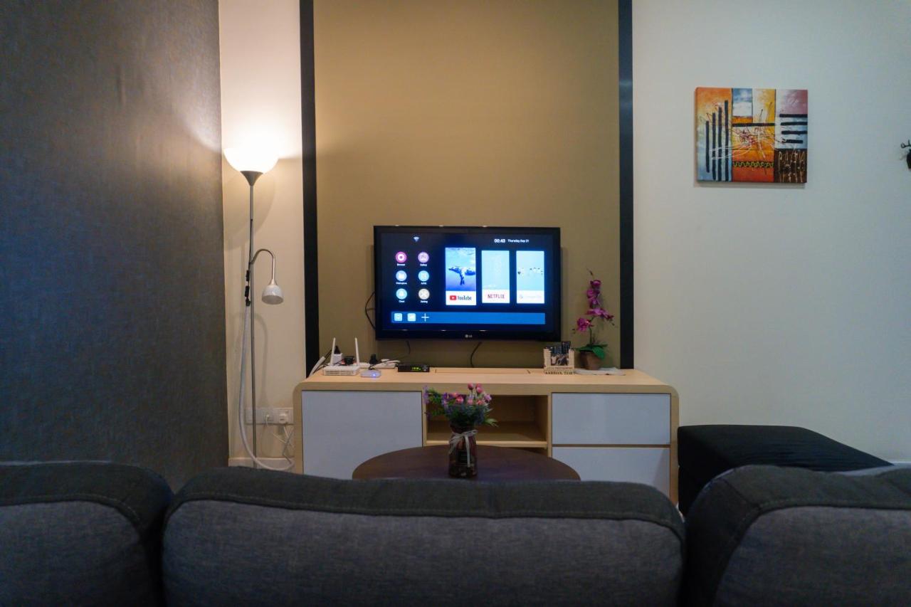 Mount Austin #Akademik Suite Floral Deer Studio 2-4pax #MSPro - B&B