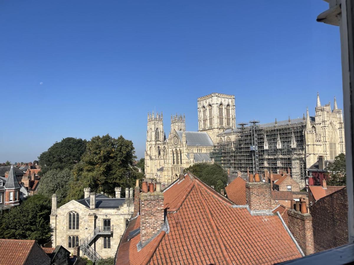 B&B York - Minster View Penthouse - Bed and Breakfast York