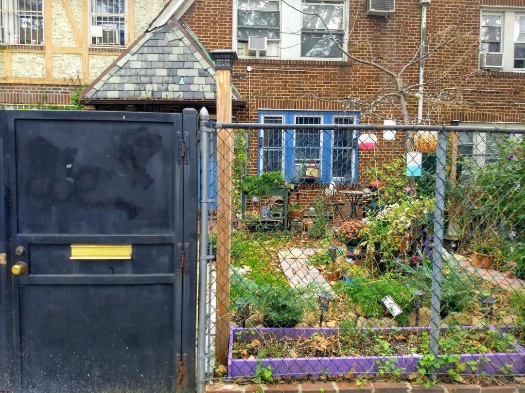Explore New York from Queens - B&B