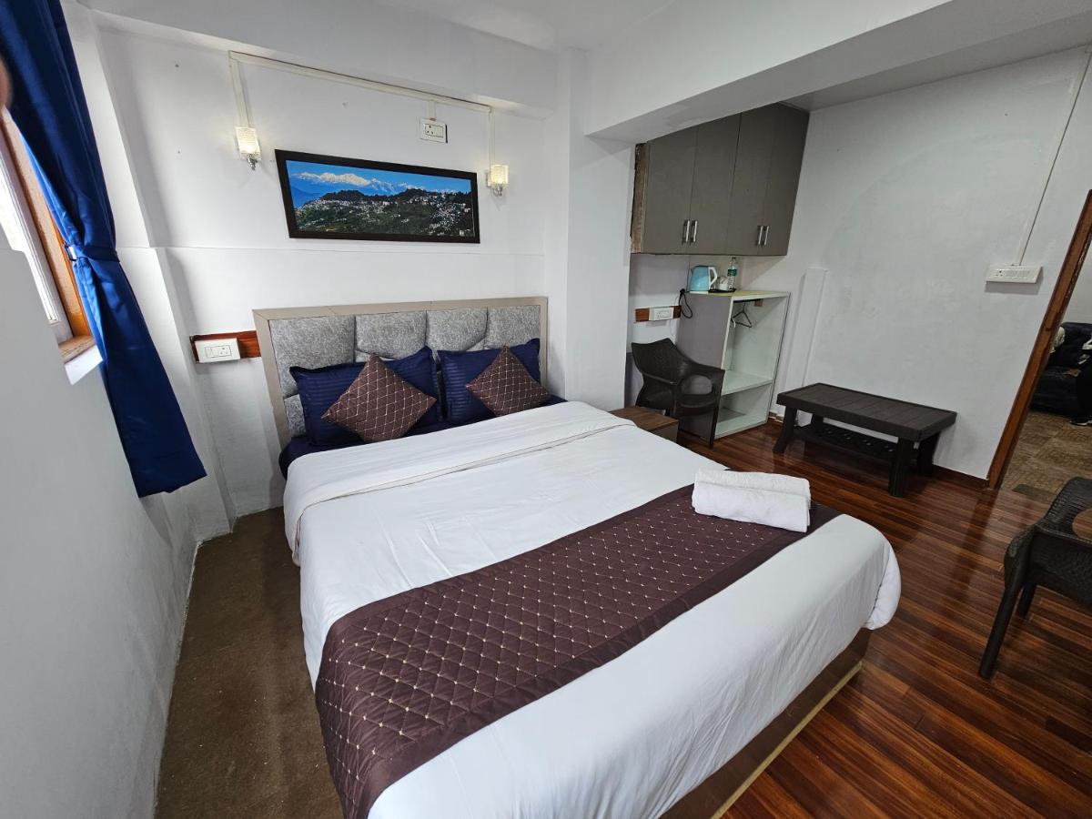 Queen Room with Balcony