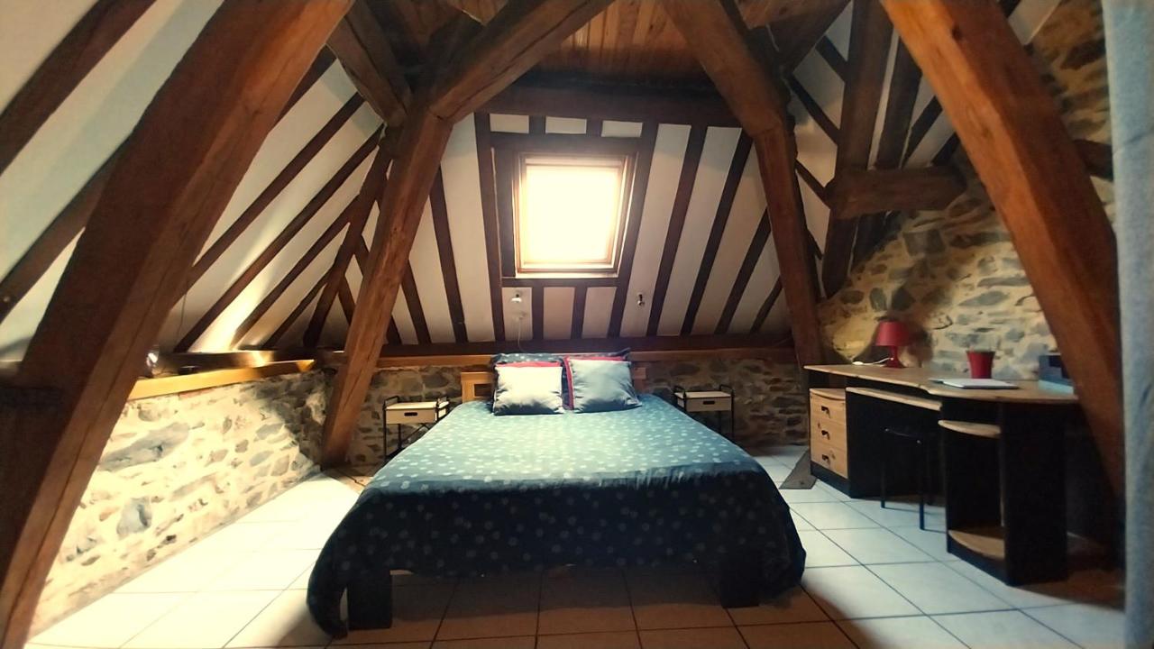 Appartement climatisé 2 étoiles, vue sur les Remparts, centre de Rocroi, Parking privatif et garage vélos - B&B Rocroi