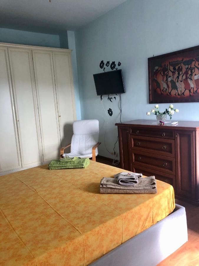 B&B Rom - MomòHouse - 4 ospiti 2 camere WiFi A/C - Bed and Breakfast Rom